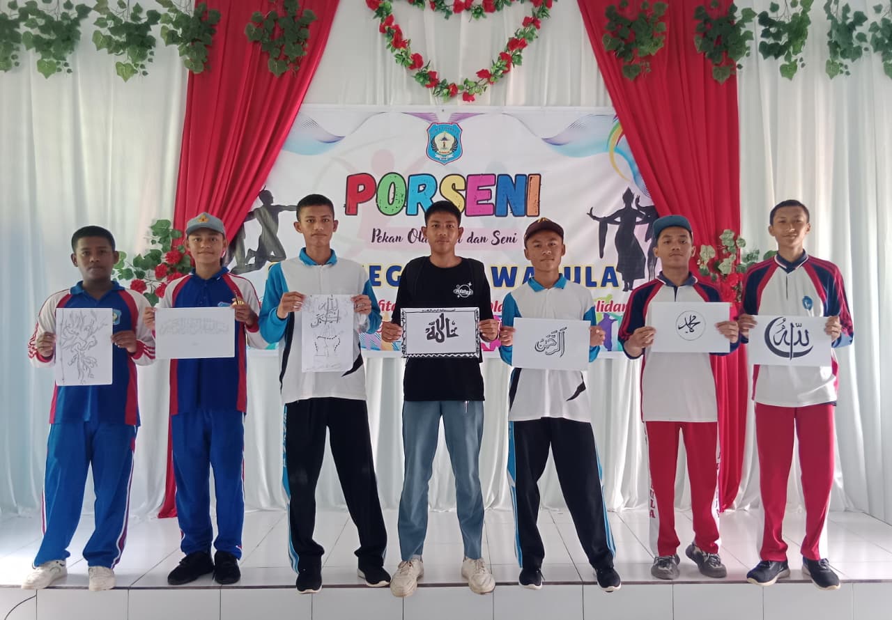 Lomba Kaligrafi Porseni Antar Kelas