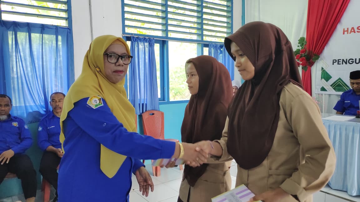 Penerimaan Rapor Semester Ganjil T.A 2025/2026